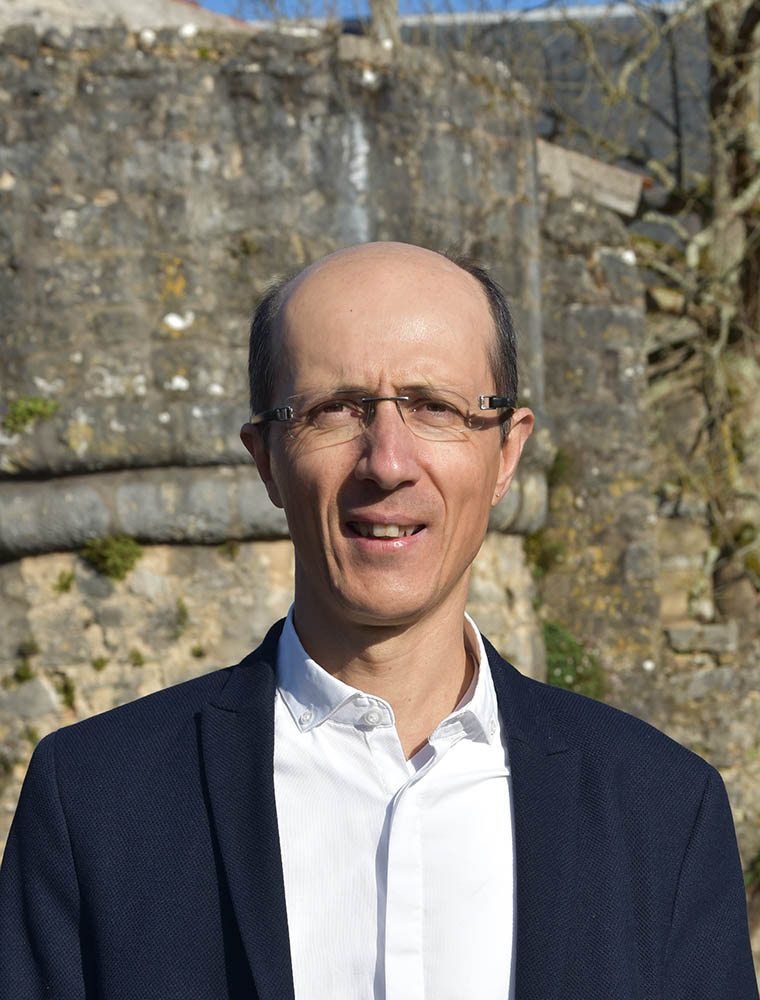 Eric MENANTEAU w