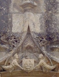 détail arc porche prieuré Availles